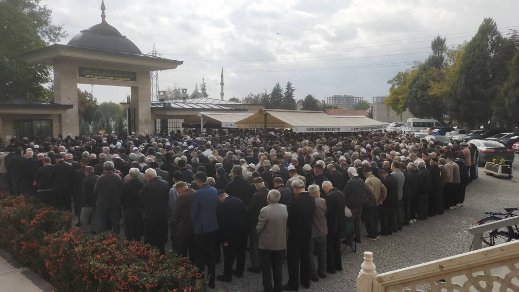 Konya genç imamına ağlıyor: Namaz kıldırırken vefat etti! 1